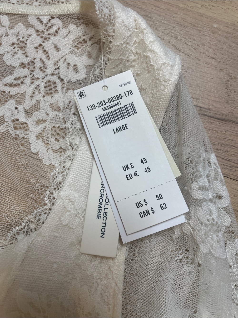 Abercrombie Ivory Lace Long Sleeve V-Neck Top - Picture 2 of 3